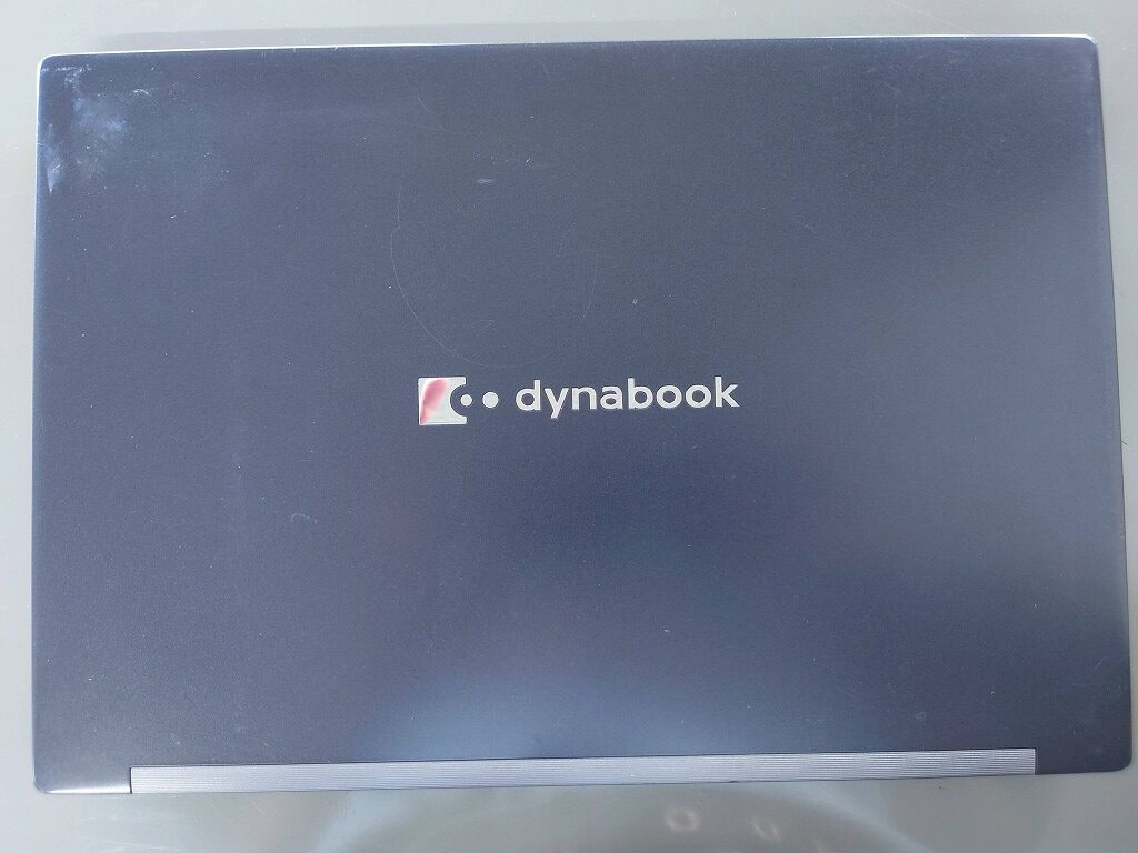 【外観（天板）の状態の図】dynabook G83/HS